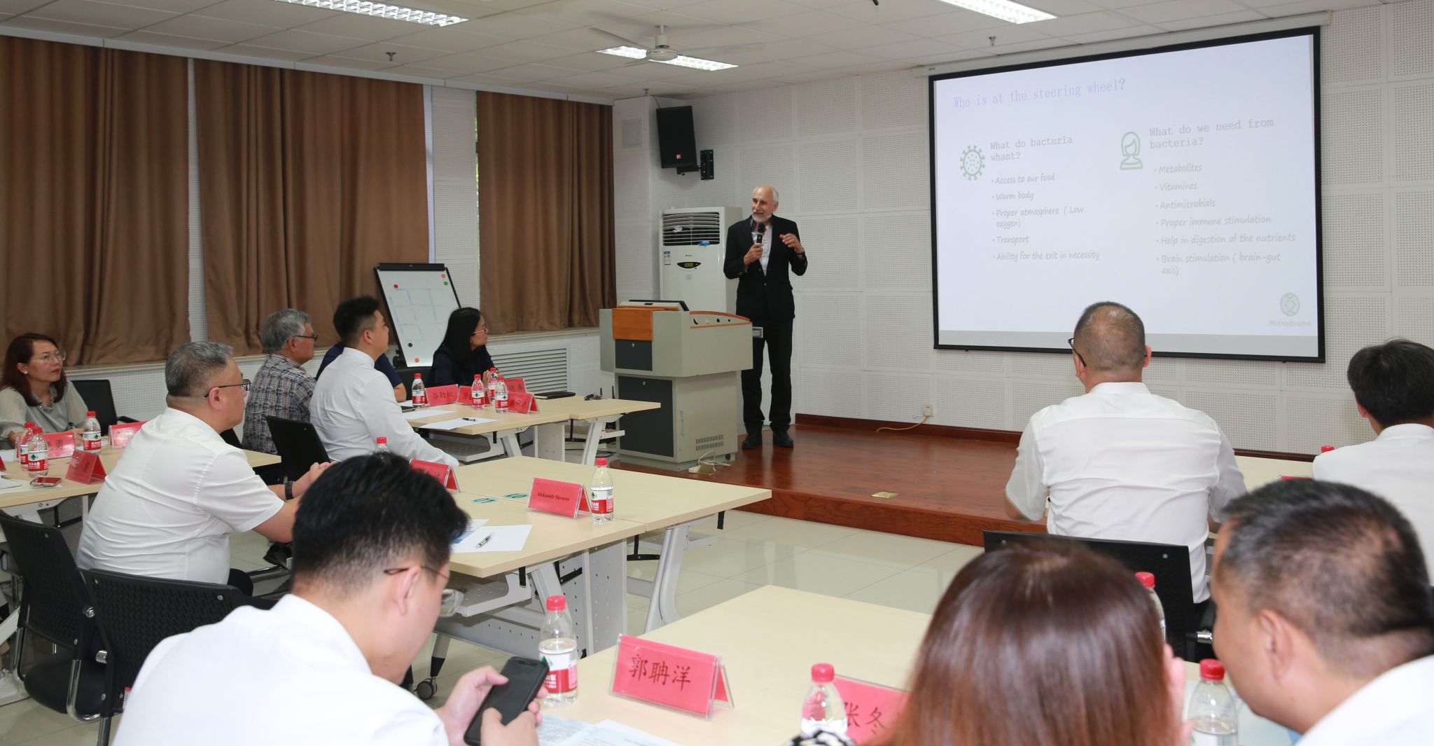 俄羅斯科學院院士亞歷山大·蘇沃洛夫受聘濟南大學榮譽教授，共探生物制劑研發新篇章